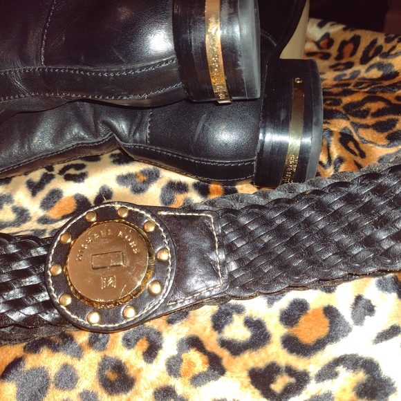 Black Leather Boots and Belt Set - Picture 2 of 12